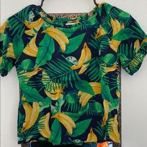 4/$15 Girls summer shirt size M(8)